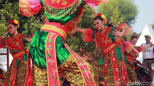 Ragam Budaya Betawi Meriahkan Festival Djadoel di Condet