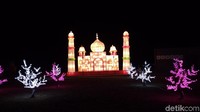 Bahkan lampion berbentuk masjid pun dibuat dengan sangat apik. (Sudirman Wamad/detikTravel)