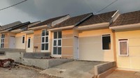 Para tukang cukur yang tergabung dalam Persaudaraan Pangkas Rambut Garut (PPRG) tersebut dapat memiliki rumah tipe 30/ 60 dengan angsuran Kredit Pemilikan Rumah Fasilitas Likuiditas Pembiayaan Perumahan (KPR FLPP) hanya Rp 800.000 per bulan. Pool/Ditjen Penyediaan Perumahan Kementerian PUPR.