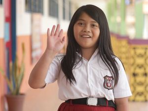 Kisah Sharon, Anak Petani yang Punya Mimpi Jadi Dokter di Perbatasan