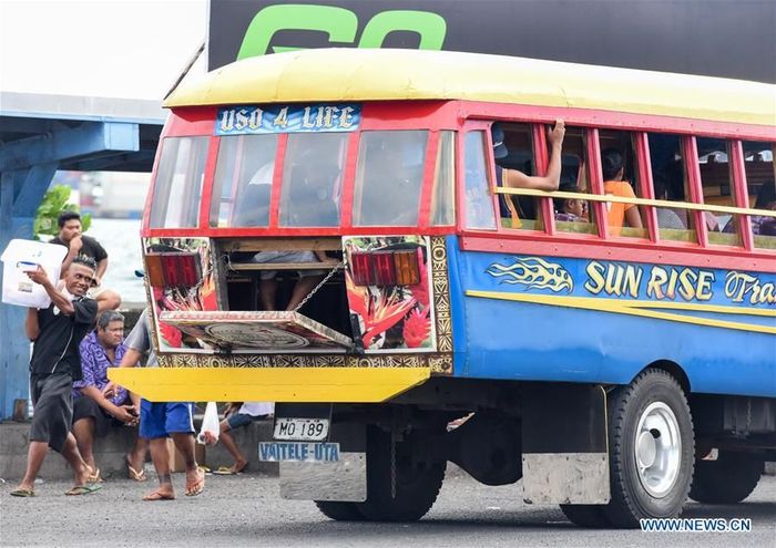 Kreatif Cari  Rezeki Truk  Bekas  di Samoa Dimodif Jadi Bus