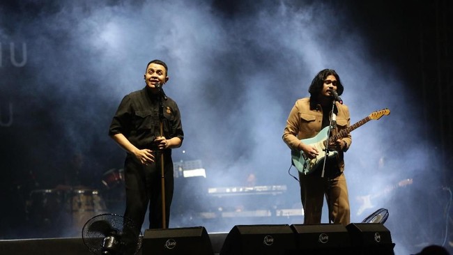 Merayakan Sewindu Tulus dengan Bermusik Bersama