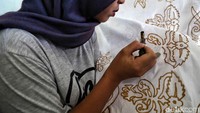 Sedangkan Dayak Tidung Bulungan memiliki corak khas, yaitu gambar bunga raya yang berarti kemakmuran.