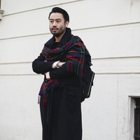 Celana cingkrang versi street-style yang kekinian. Tertarik untuk mencoba? Foto: Getty Images