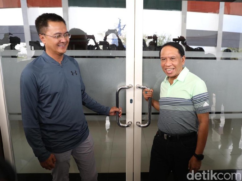 Pemkot Surabaya Klarifikasi soal GBT yang Terkunci Saat Kunjungan Menpora Pemkot Surabaya Klarifikasi soal GBT yang Terkunci Saat Kunjungan Menpora