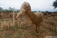 Petani Manfaatkan Hasil Panen, Jerami Jadi Karya Seni