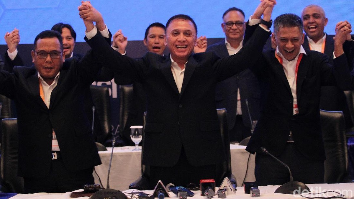 Momen saat Mochamad Iriawan terpilih sebagai ketua umum PSSI. (Foto: Rifkianto Nugroho)