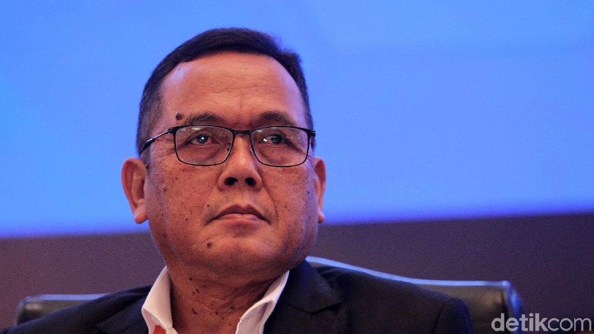 Cucu Somantri membawa anaknya mengisi posisi jabatan di PT. Liga Indonesia Baru (LIB) (Foto: Rifkianto Nugroho)