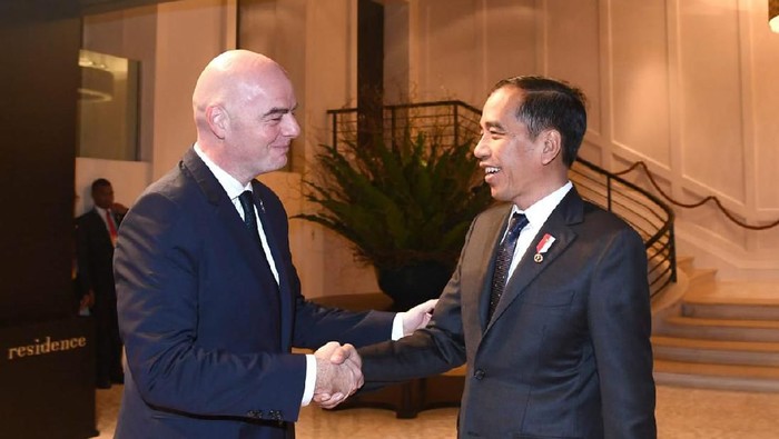Presiden Jokowi bertemu dengan Presiden FIFA Gianni Infantino