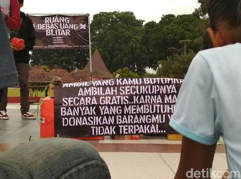 Aksi sosial bertajuk Ruang Tanpa Uang di Blitar