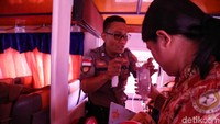 Menurut keterangan perawat, Kapal Rumah Sakit Terapung sangat dibutuhkan karena fasilitasnya memadai.