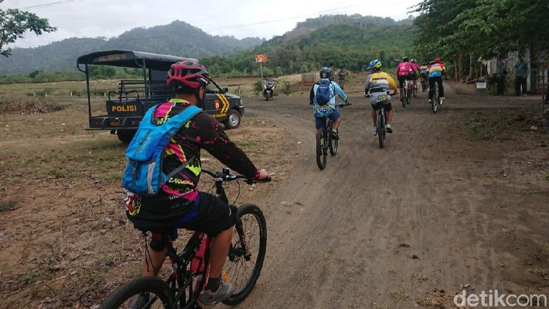Mengintip Serunya Pulau Merah Cycling Competition di Banyuwangi Mengintip Serunya Pulau Merah Cycling Competition di Banyuwangi