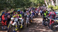 Selain diikuti oleh puluhan tim dari Indonesia, sejumlah negara lain, seperti Italia, Rumania, Malaysia juga mengikuti event balap motor yang lebih pantas disebut adventure ini.