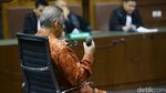 Suasana Haru Warnai Vonis Bebas Sofyan Basir