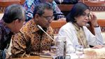 Sri Mulyani Bersyal Batik Saat Evaluasi APBN 2019 Bareng DPR