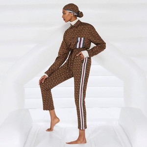 Wanita Keturunan Somalia Ini Jadi Model Hijab Pertama Burberry Wanita Keturunan Somalia Ini Jadi Model Hijab Pertama Burberry