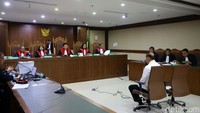 Markus mengaku tertekan karena tersandung kasus dugaan korupsi e-KTP.