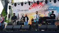 Pengunjung juga dihibur oleh musik. Istimewa/Toyota-Astra Motor.