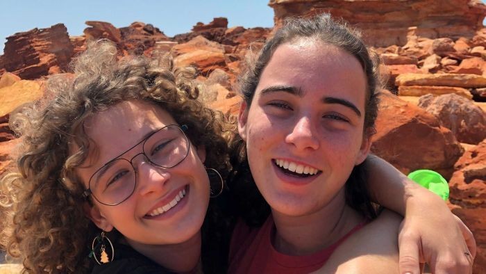 Dua Remaja Australia Ciptakan Motor Berbahan Bakar Jelantah di Bali