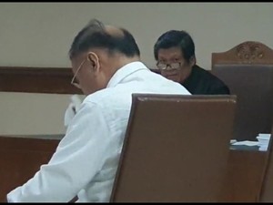 Baca Pleidoi Kasus e-KTP, Markus Nangis Cerita Tak Terima Gaji-Anak Dibully