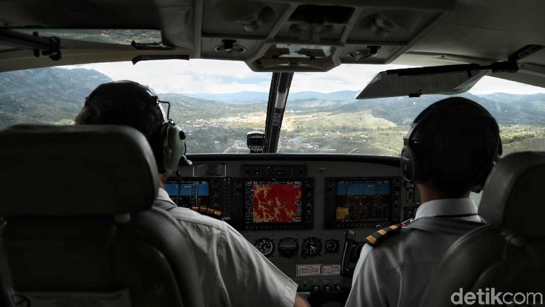 Pesawat Perintis Jadi Akses Menuju Desa Terisolir Krayan Pesawat kecil atau yang biasa disebut (perintis) Susi Air mengantarkan masyarakat dari Bandar Udara Nunukan menuju Bandra Udara Yuvai Semaring Krayan, Kalimantan Utara.