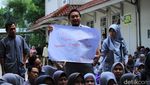 Bawa Keranda, Pegawai RSUD Al-Ihsan Tuntut Transparansi Pemprov Jabar