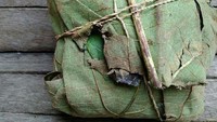 Konon sejak dulu masa Sunan Kudus, nasi putih dengan lauk sederhana ini menjadi favorit Sunan Kudus. Daun jati dipakai sebagai pembungkus agar aromanya enak dan tidak cepat basi. Foto: Istimewa