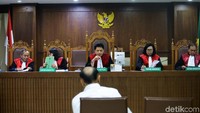 Markus mengaku sedih dengan tuntutan jaksa KPK selama 9 tahun penjara. Dia meminta hakim mempertimbangkan pleidoinya.