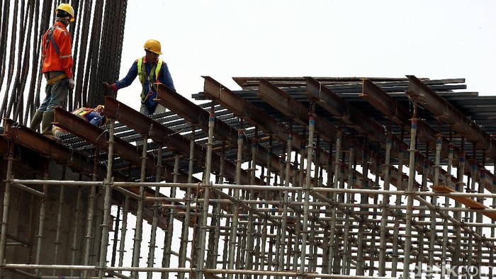 Proyek tol Bekasi-Cawang-Kampung Melayu (Becakayu) sepanjang 16 kilometer (km) ditargetkan beroperasi penuh pada akhir 2019 mendatang. Begini penampakan terkini proyek tol tersebut.