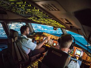 Pilot Sakit atau Meninggal Dunia Dalam Penerbangan, Siapa yang Bisa Gantikan?