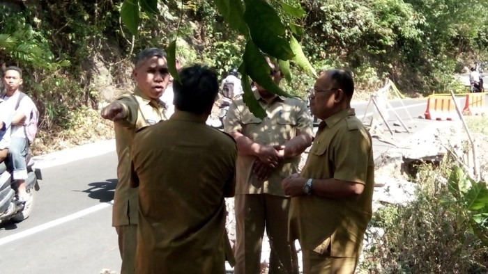 Jalan Rusak di Jalur Wisata Lombok Utara Segera Diperbaiki