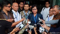 Sejumlah aktivis antikorupsi menyambangi gedung KPK, Jakarta, Senin (4/11/2019). Kedatangan mereka untuk bertemu dengan para pemimpin KPK guna membahas dampak penerapan UU KPK yang baru terhadap kinerja pemberantasan korupsi.