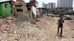 Dibongkar! Lahan Permukiman di Pasar Gembrong untuk Becakayu