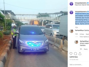 Nekat! Ada Innova Berpelat RF, Pakai Strobo, dan Terobos Busway