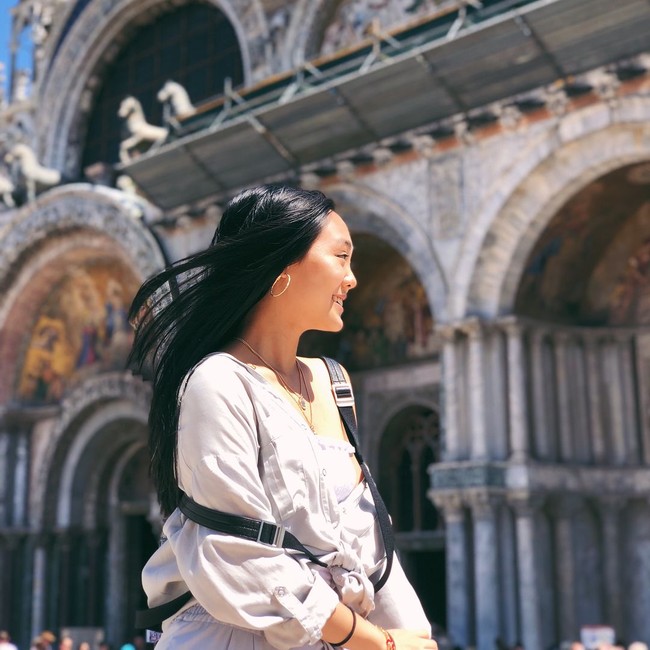 Jane Li yang baru tahun lalu memasuki Universitas Harvard dikenal sebagai pelajar dengan jiwa sosial tinggi. Tergabung dalam First Year Social Committee di Harvard, Jane merupakan aktivias sosial untuk orang Asia. Foto: Instagram/@jane_li419