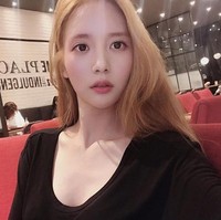 Han Seo Hee kembali terlibat dalam skandal artis Korea. Belakangan wanita 24 tahun tersebut jadi perbincangan setelah mengungkap bahwa Wonhoo Monsta X memiliki utang dengan pacarnya, Jung Da Eun dan pernah ditahan di penjara remaja. Foto: Instagram @hxxsxxhee