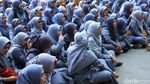 Bawa Keranda, Pegawai RSUD Al-Ihsan Tuntut Transparansi Pemprov Jabar