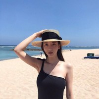 Di Instagram, Soo Hee sering mengunggah foto keseharian, makanan, hingga liburan ke Bali. Hingga kini, ia memiliki lebih dari 540 ribu pengikut. Foto: Instagram @hxxsxxhee