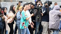 Sarwendah dan Ruben Onsu saat ditemui di studio Trans TV, Kapten Tendean, Jakarta Selatan pada Senin (4/11). Pool/Noel/detikFoto.