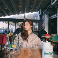 Menyebabkan tiga idol terkena masalah, Han Seo Hee menjadi musuh para penggemar. Meski tidak disukai banyak orang, mantan trainee YG Entertainment tersebut cukup aktif dan punya banyak pengikut di Instagram. Foto: Instagram @hxxsxxhee