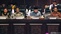 DPD RI menggelar sidang paripurna luar biasa ke-1 di Kompleks Parlemen, Senayan, Jakarta, Senin (4/11/2019).