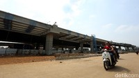 Pembangunan tol ini untuk menanggulangi kemacetan di kawasan tersebut.