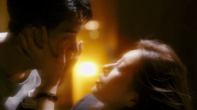 Vagabond meraih rating tinggi pada episode enam. Salah satu penyebabnya adalah karena adegan ciuman antara Suzy dan Seunggi. Dikisahkan Go Hae-Ri yang mabuk tiba-tiba saja menarik Cha Dal-Geon dan menciumnya. Foto: Instagram