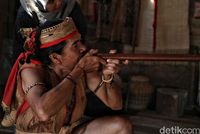 Sepak Terjang Budayawan Krayan Untuk Budaya Dayak