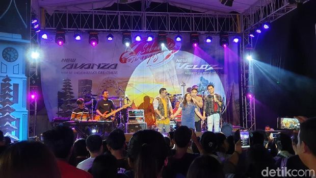 Kahitna di Avanza Veloz Sebangsa Bali