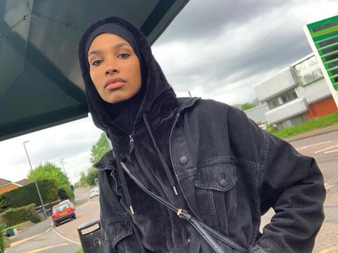 Wanita Keturunan Somalia Ini Jadi Model Hijab Pertama Burberry