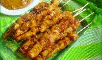 Makan Siang Paling Enak Jajan Sate Ayam Ponorogo di Sini