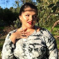 Lacey pergi ke spesialis gangguan makan untuk menyembuhkan masalah psikologinya itu. Wanita 30 tahun itu, kini belajar untuk mencintai tubuh, serta setiap makanan yang dihidangkan.  Foto: Instagram