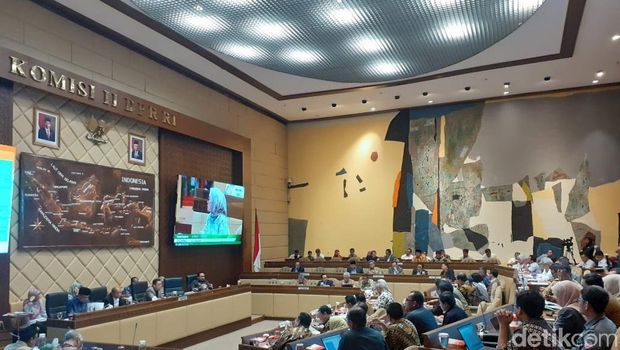Komisi II Rapat soal Peraturan KPU, Gerindra Soroti Petugas KPPS Meninggal