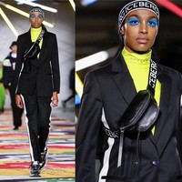 Omar akan bersanding dengan aktris China Zhou Dongyu, seniman dan pembuat film Wu Tsang, model Brasil Lea T, model Rusia Sasha Pivovarova, aktor Korea Selatan Yoo ah-in dan pemain sepak bola Ruben Loftus-pipi, serta musisi Mahmood dan Carla Bruni dalam iklan koleksi liburan Burberry. Foto: instagram @ikramabdi